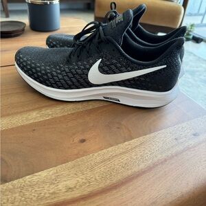 Nike pegasus 35 black size 11 like new